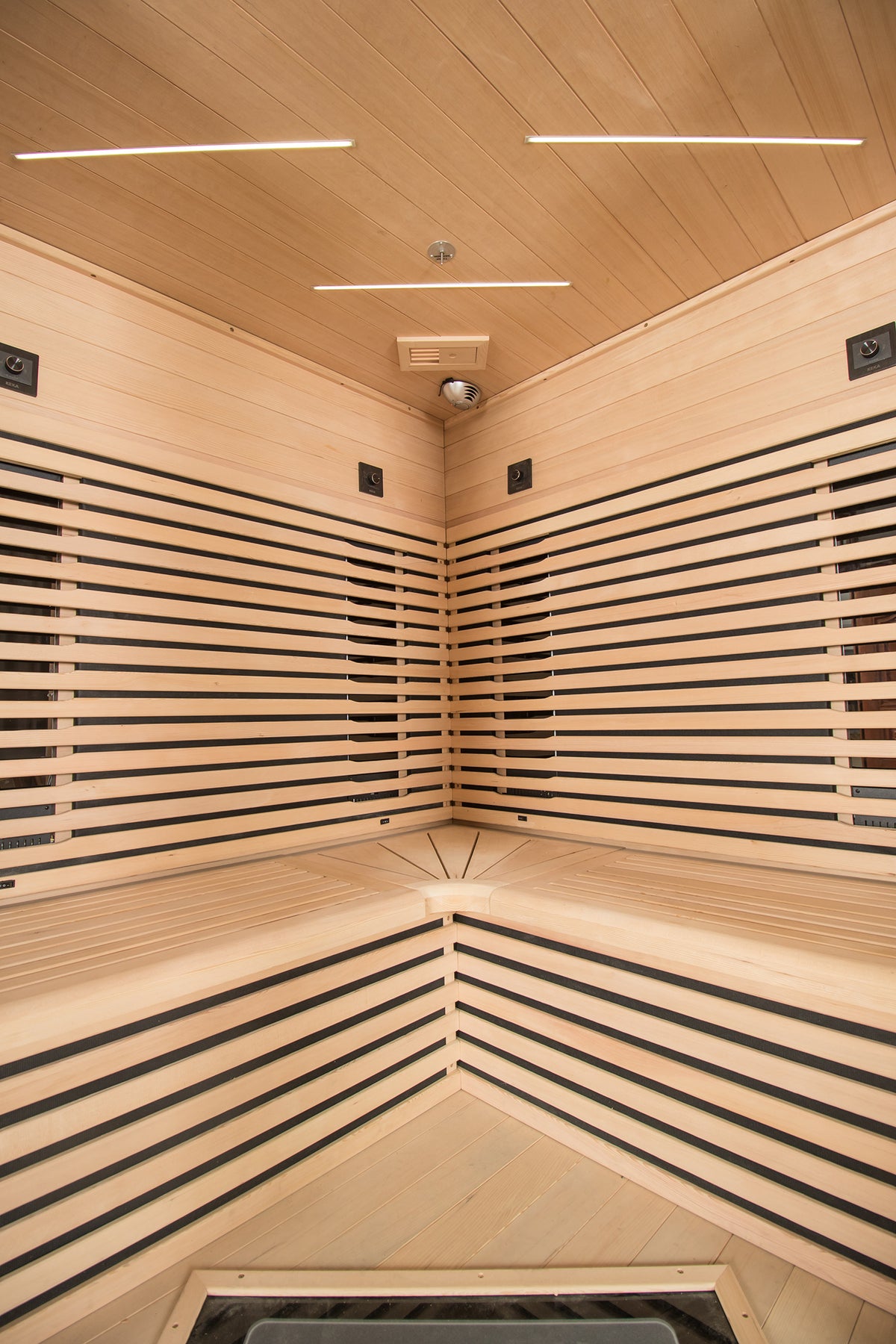 Holl's Canopée Infrared Sauna| Sports Area