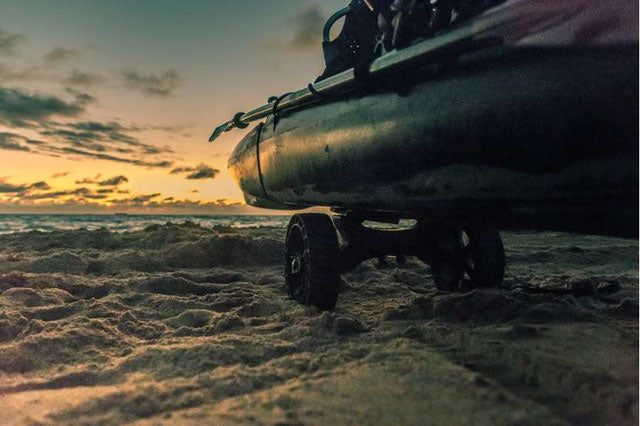 Carro de transporte clásico C-Tug RailBlaza para kayak y CANOA